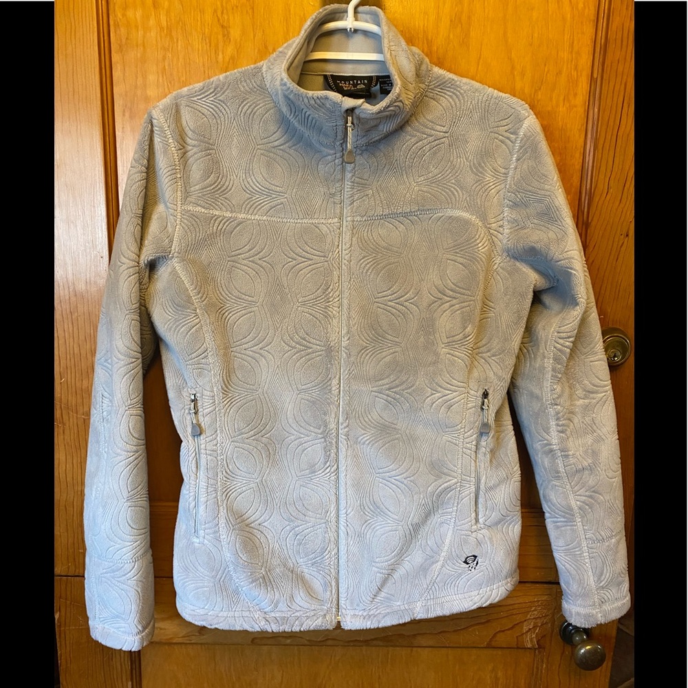 EUC Mountain Hardware light gray textured fitted zip fleece jacket -wore once